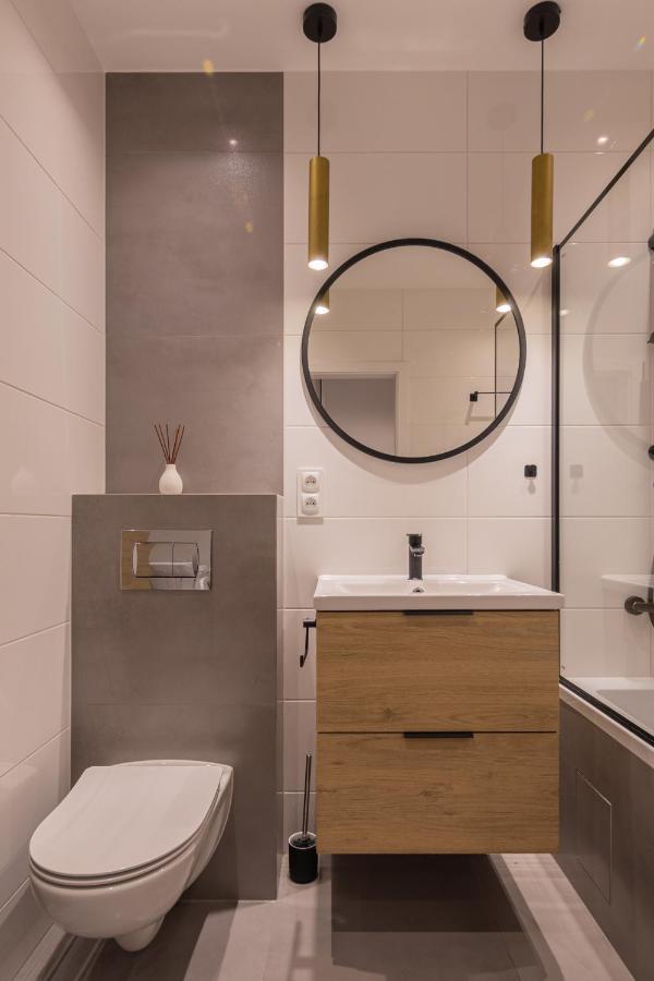 Baildona Inn Катовице Екстериор снимка